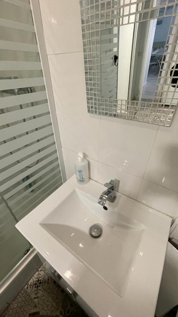 Zizur Mayor Cool Basement Studio In Hosts House With Private Terrace And Bbq מראה חיצוני תמונה