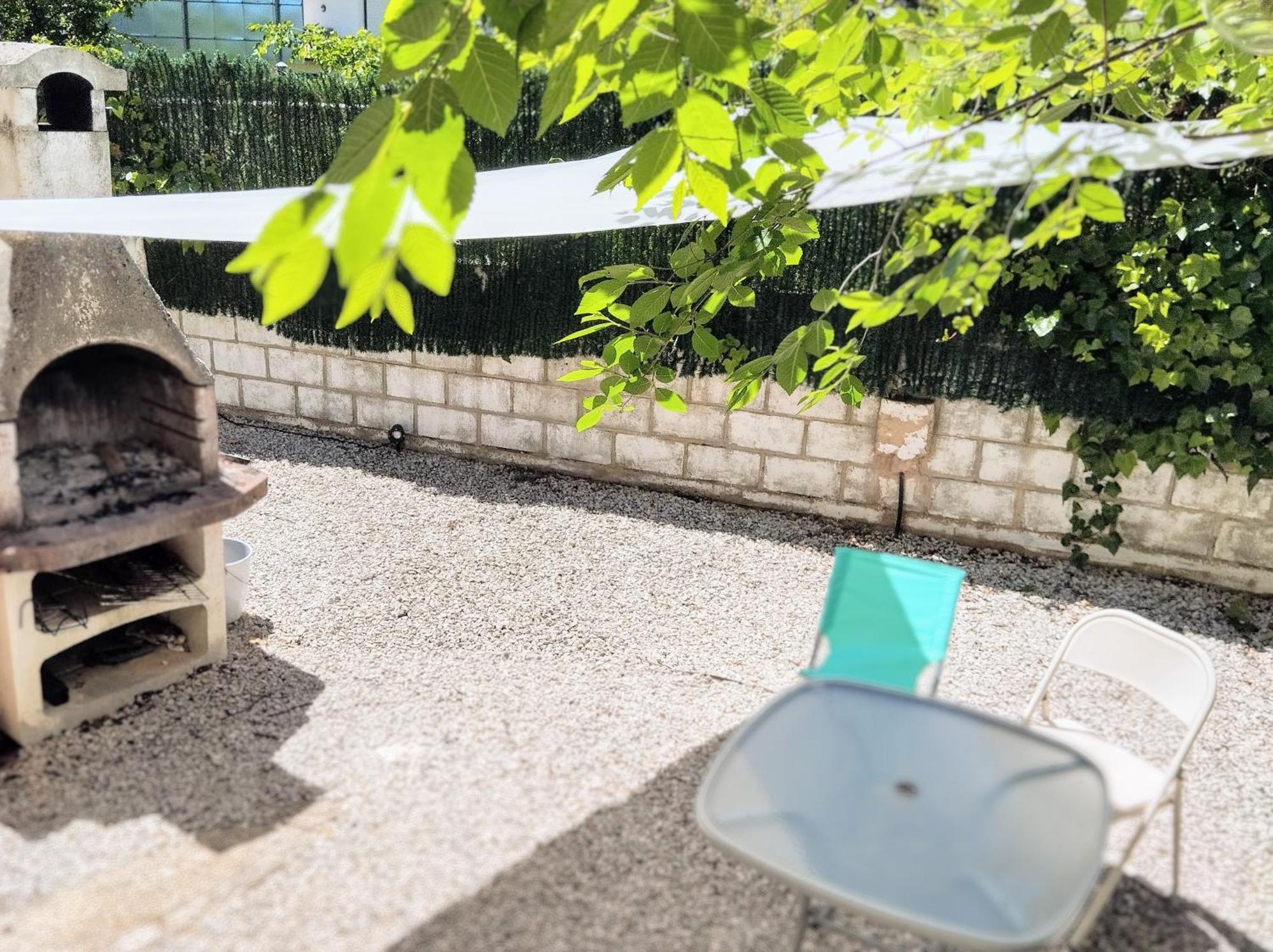Zizur Mayor Cool Basement Studio In Hosts House With Private Terrace And Bbq מראה חיצוני תמונה