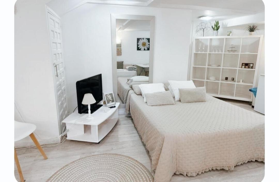 Zizur Mayor Cool Basement Studio In Hosts House With Private Terrace And Bbq מראה חיצוני תמונה
