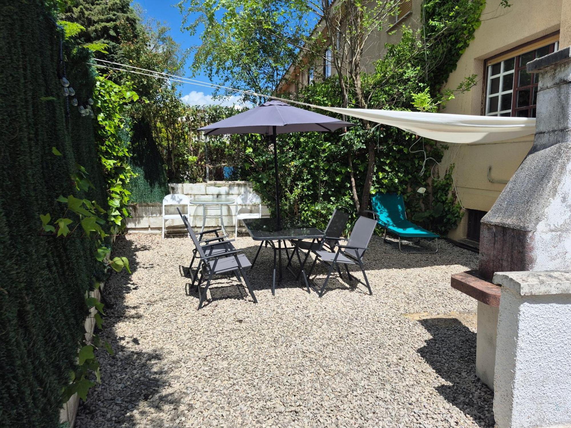 Zizur Mayor Cool Basement Studio In Hosts House With Private Terrace And Bbq מראה חיצוני תמונה